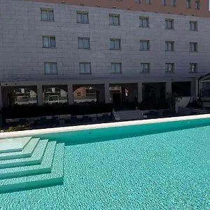 4* Hotell For